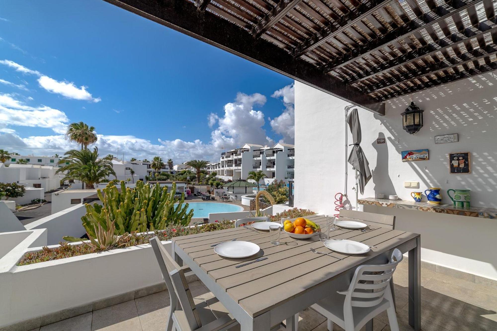 Apartamento Playa Bastián 2 habs, 2 baños y súper terraza Costa Teguise Exterior foto